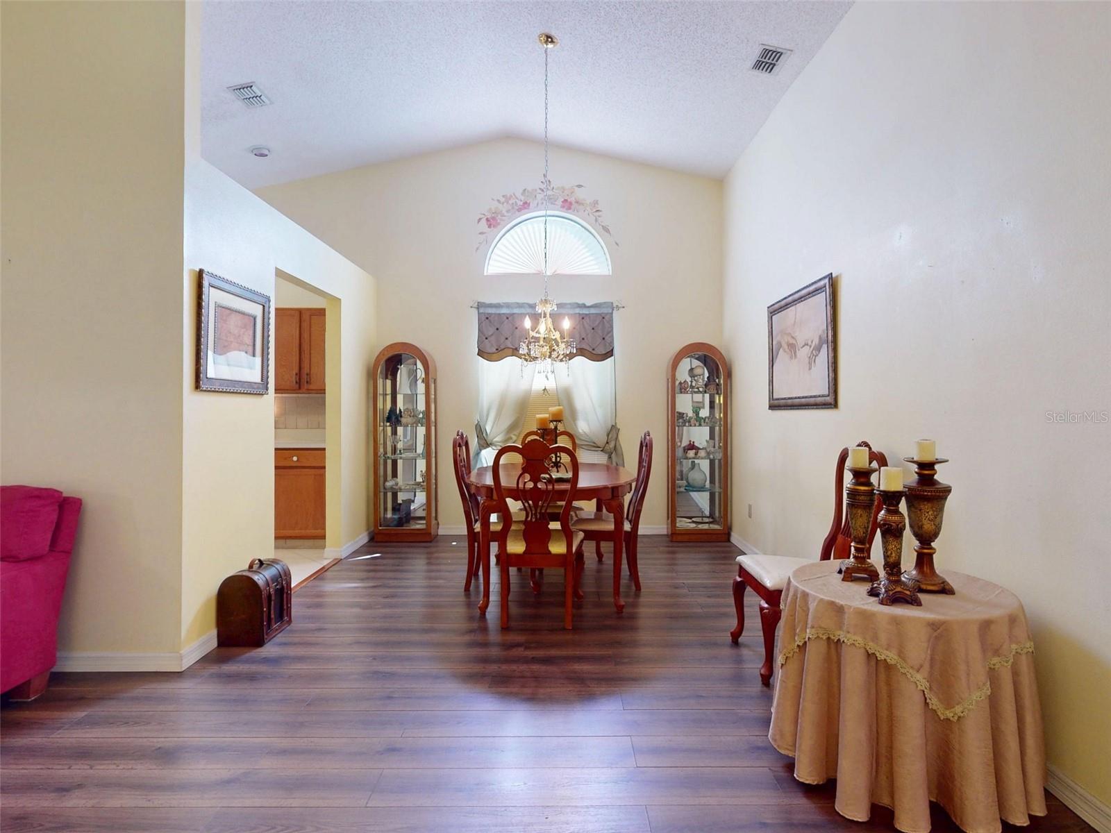 Image 12 of 60 For 686 Middlebury Loop