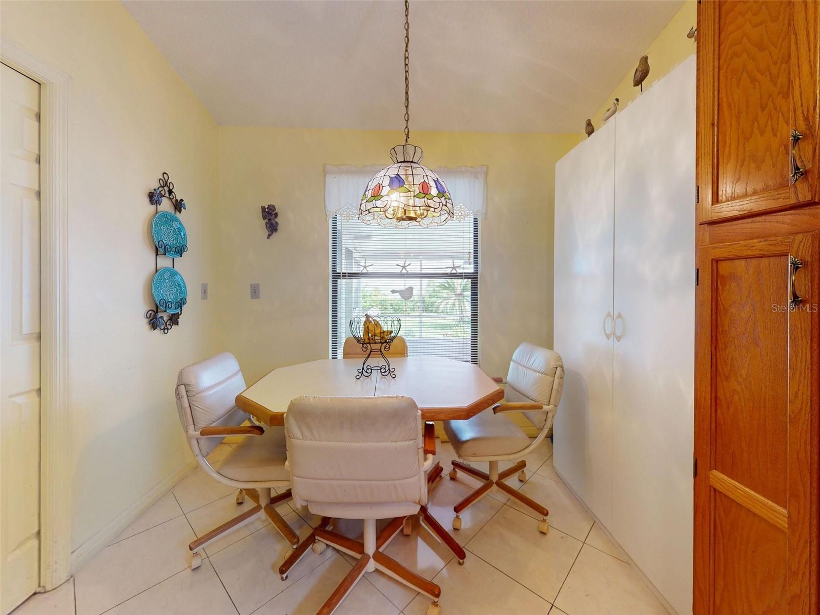 Image 21 of 60 For 686 Middlebury Loop