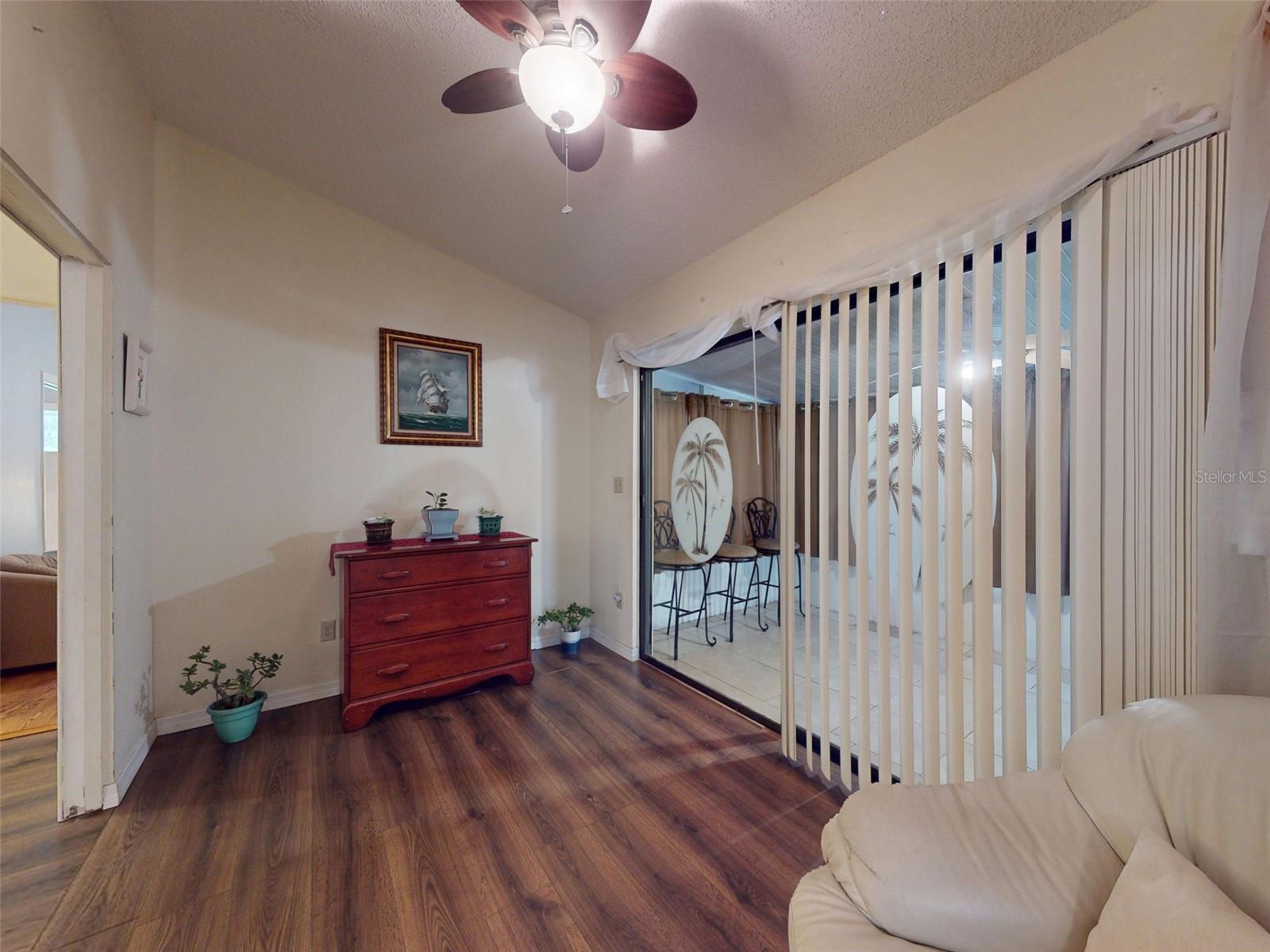 Image 23 of 60 For 686 Middlebury Loop