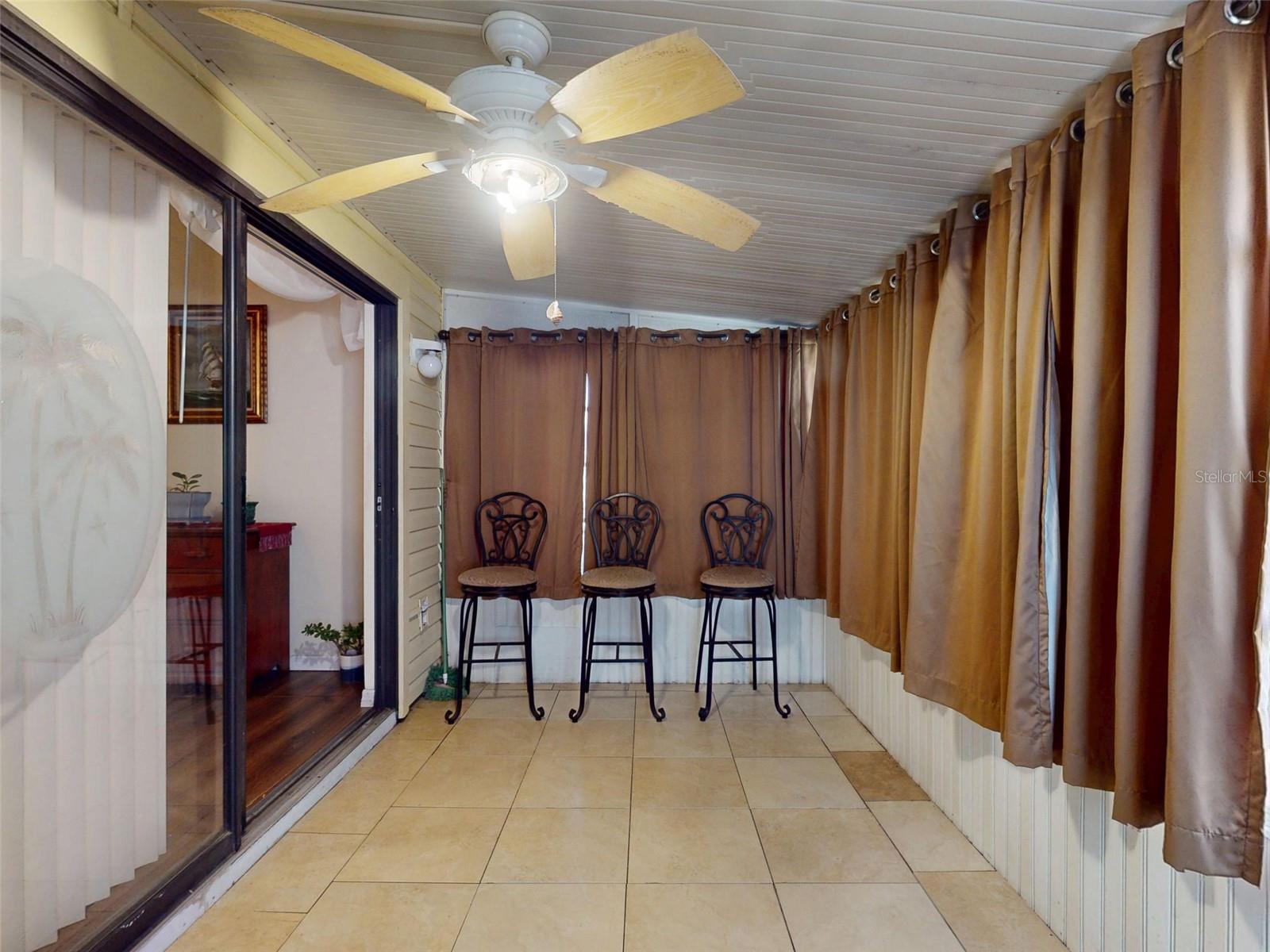 Image 28 of 60 For 686 Middlebury Loop