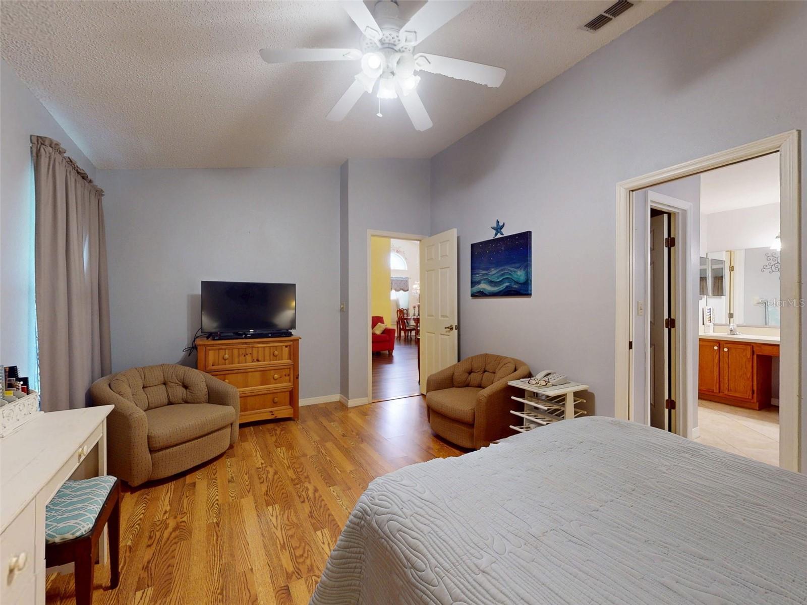 Image 31 of 60 For 686 Middlebury Loop