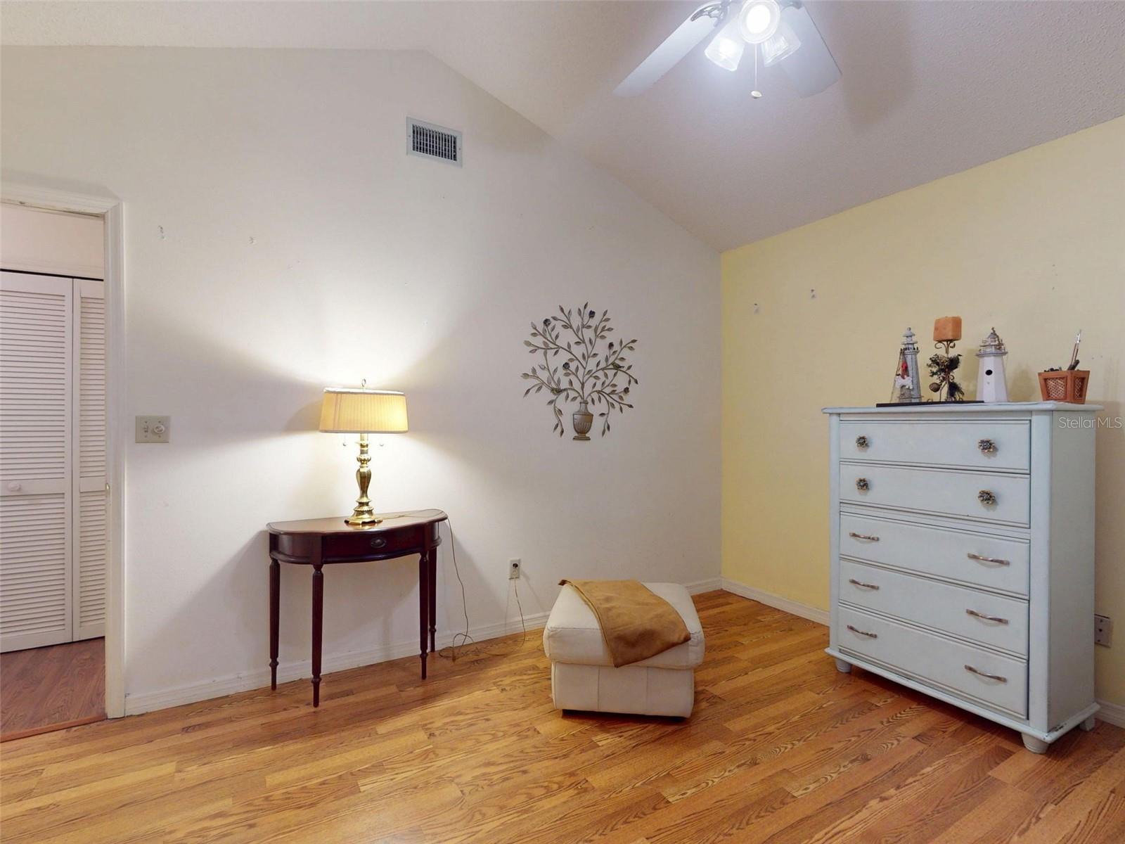 Image 5 of 60 For 686 Middlebury Loop