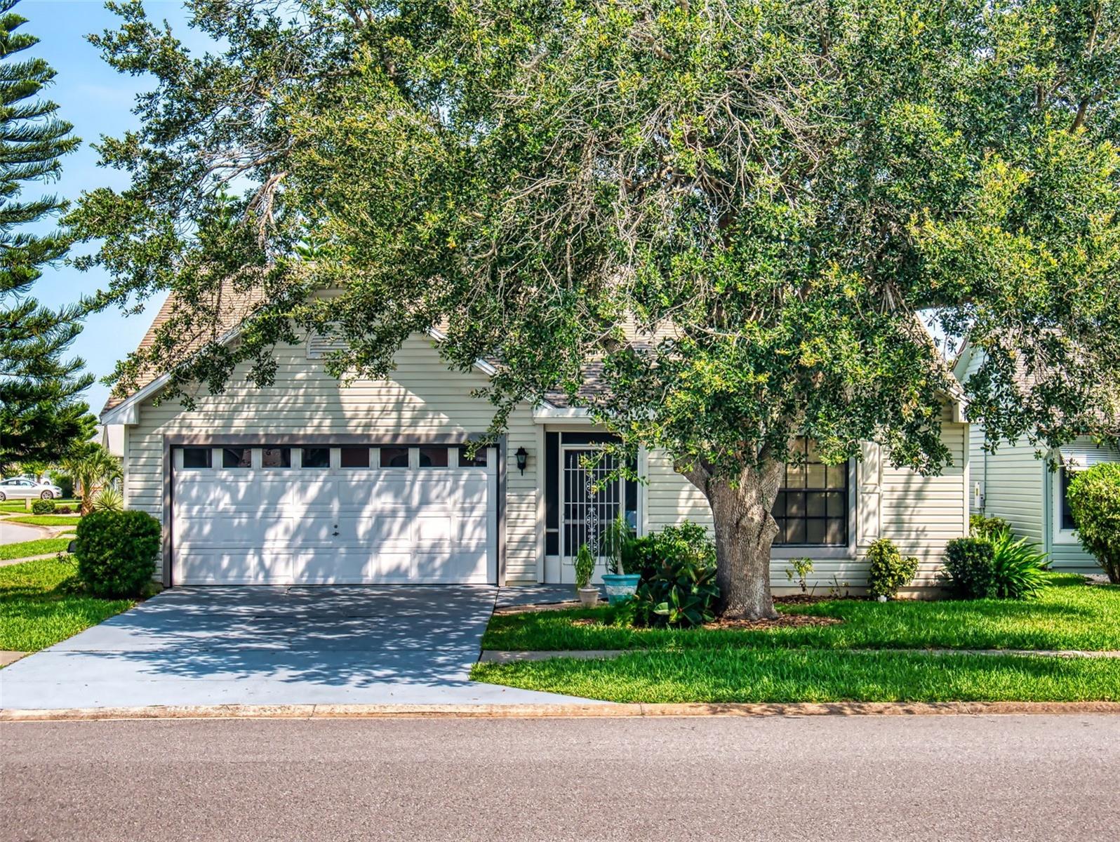 Image 52 of 60 For 686 Middlebury Loop