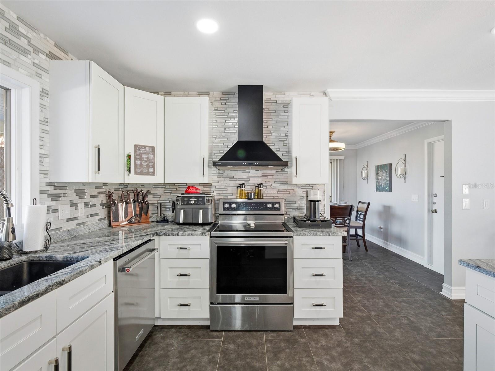 Image 25 of 74 For 1083 Button Bush Place