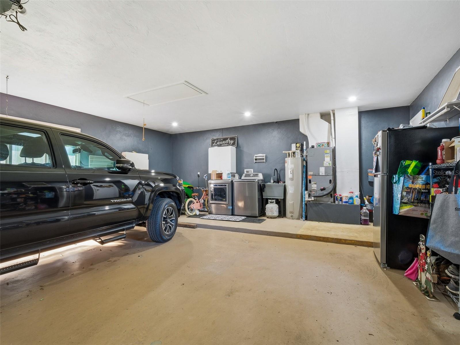 Image 52 of 74 For 1083 Button Bush Place