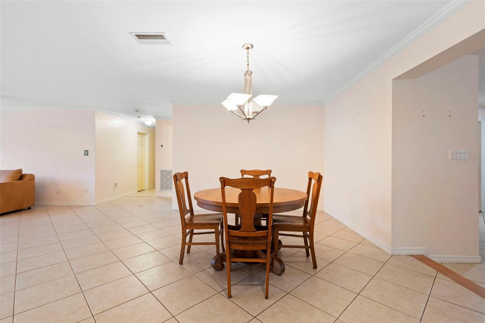 Image 11 of 56 For 33 Cunningham Drive