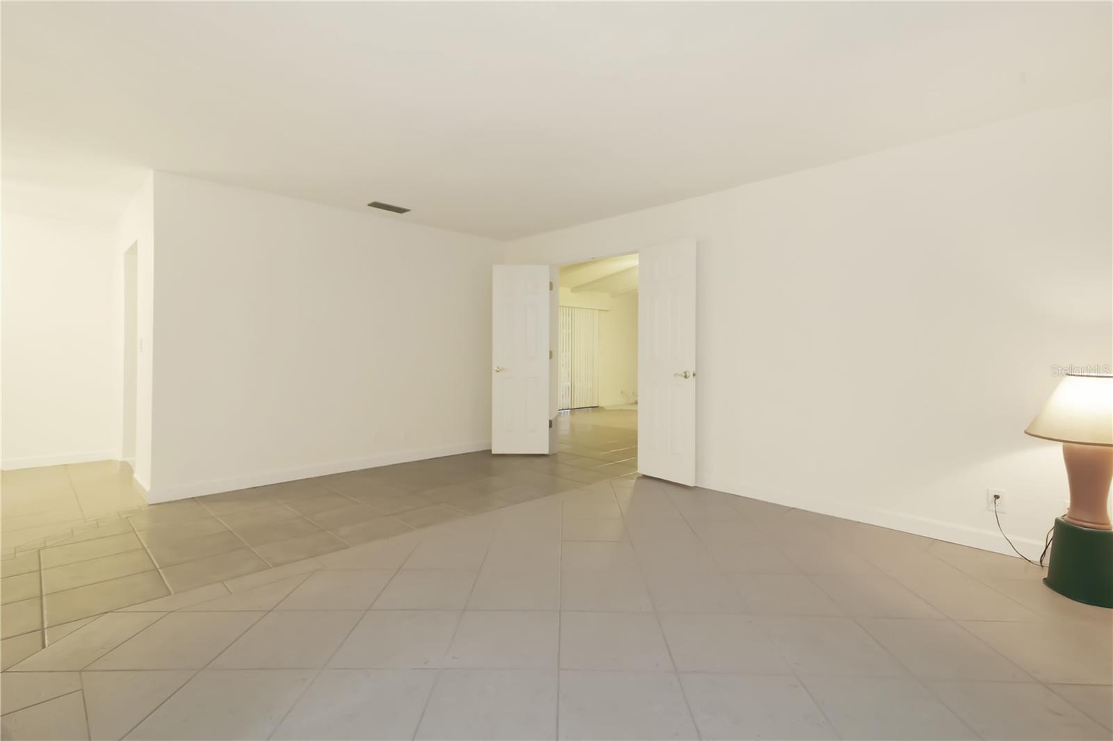 Image 5 of 24 For 937 Chickadee Drive