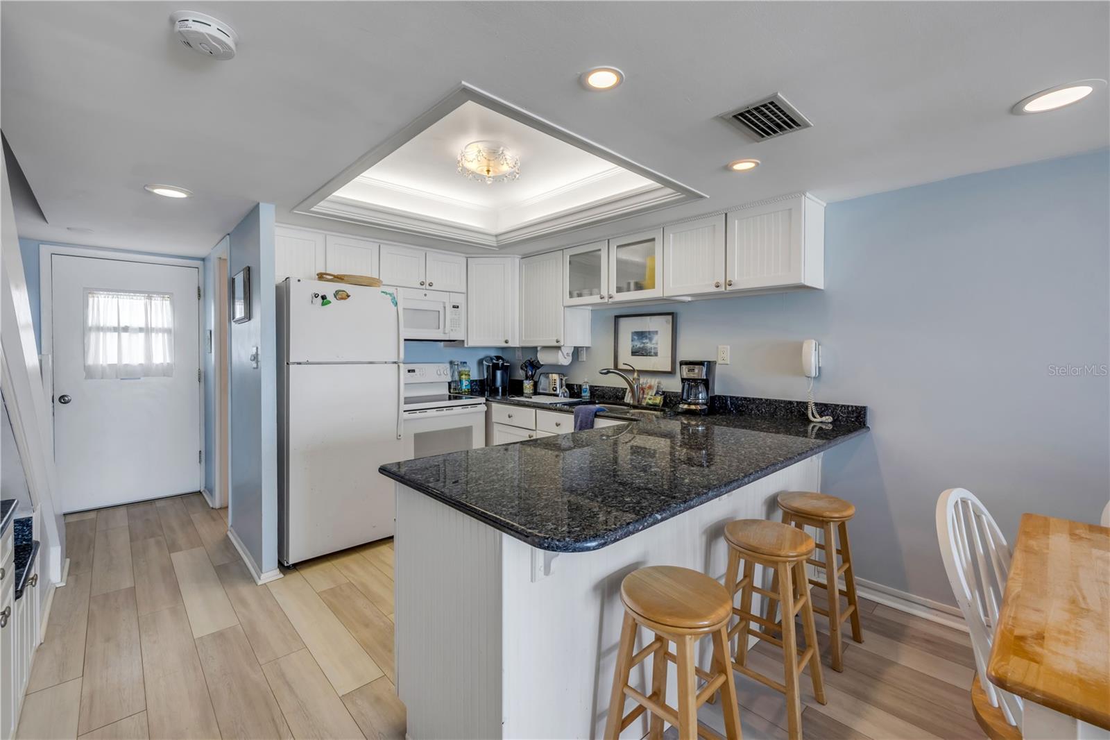 Image 11 of 40 For 4831 Saxon Drive 203