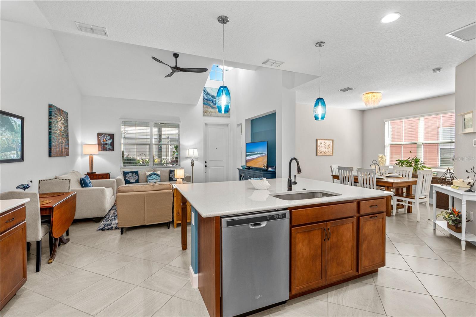 Image 13 of 54 For 524 High Tide Lane