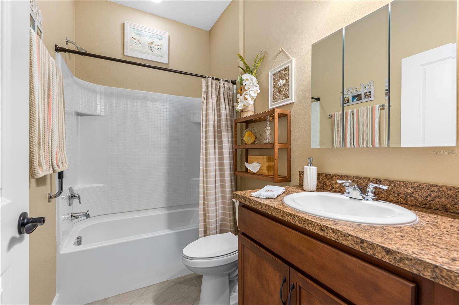 Image 26 of 54 For 524 High Tide Lane