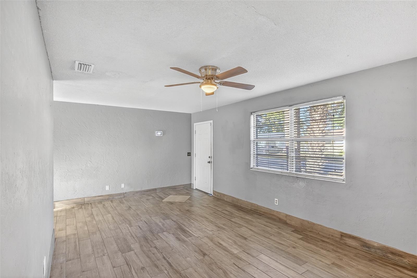 Image 11 of 31 For 1806 James Street