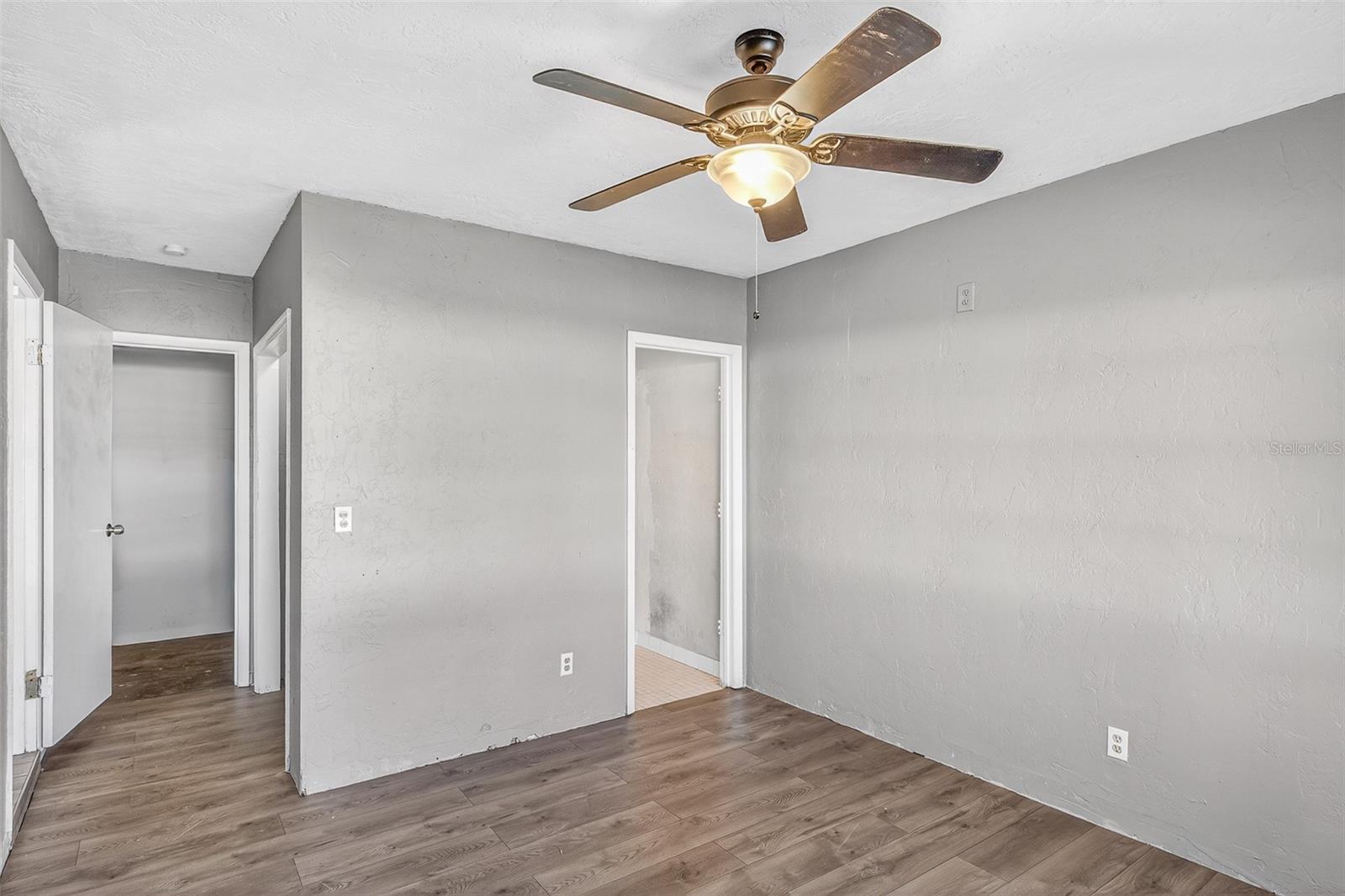 Image 17 of 31 For 1806 James Street