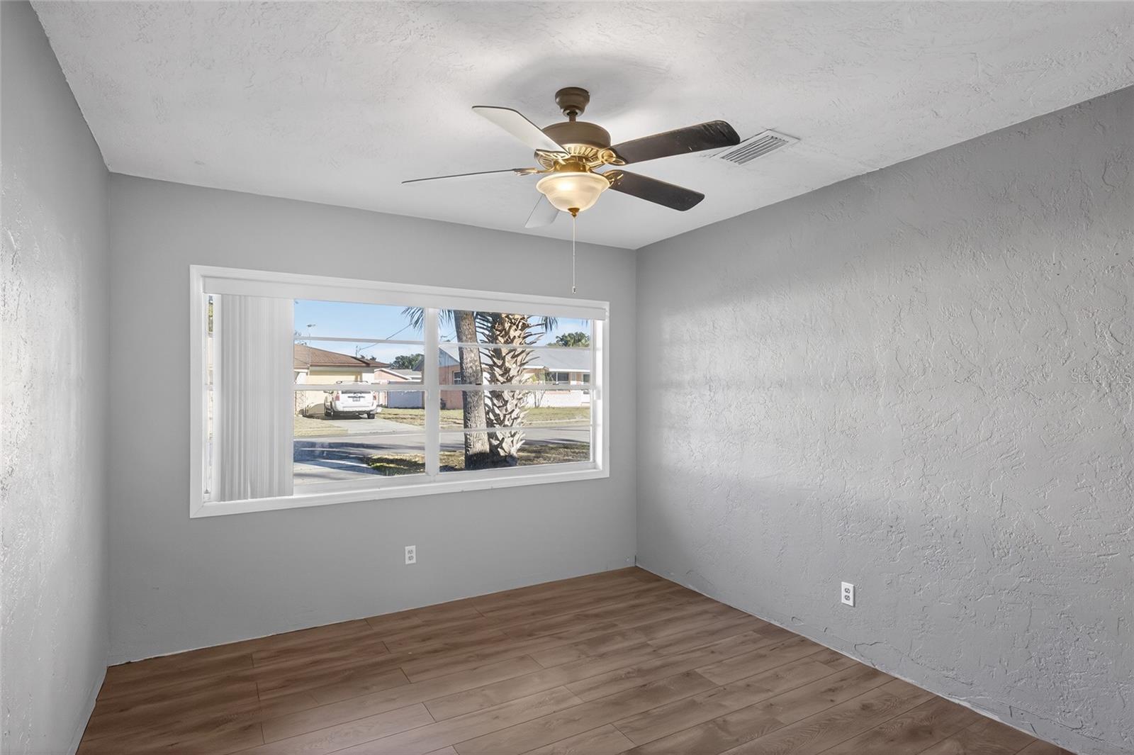 Image 18 of 31 For 1806 James Street