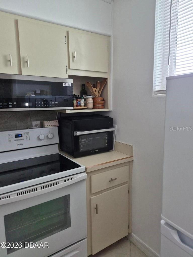 Image 4 of 39 For 2727 Atlantic Avenue 2040