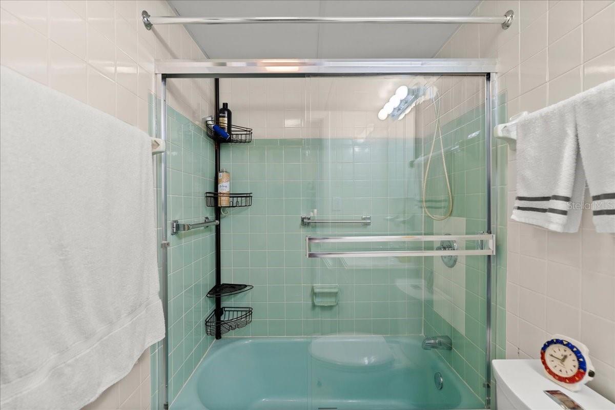 Image 9 of 39 For 2727 Atlantic Avenue 2040