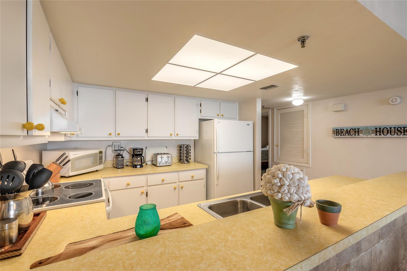 Image 26 of 43 For 4139 Atlantic Avenue A508