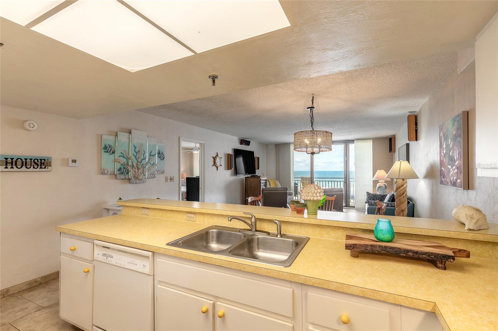 Image 27 of 43 For 4139 Atlantic Avenue A508