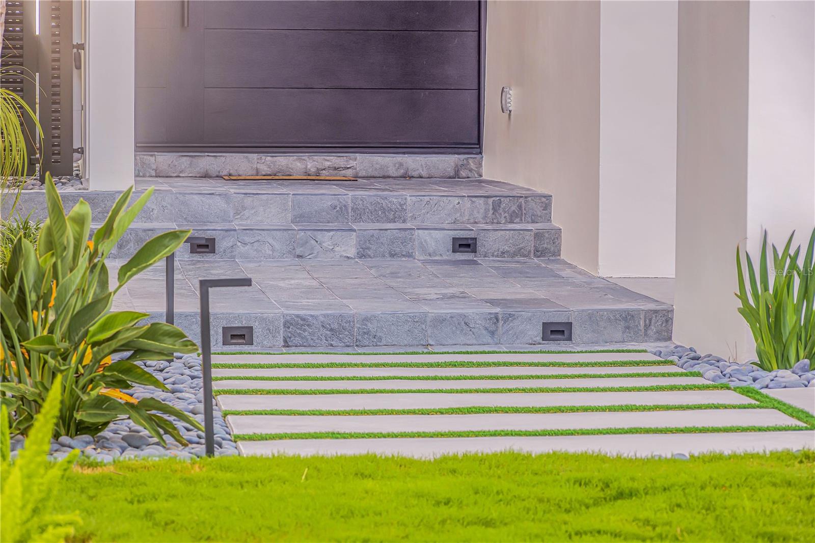 Image 22 of 95 For 1194 Peninsula Avenue