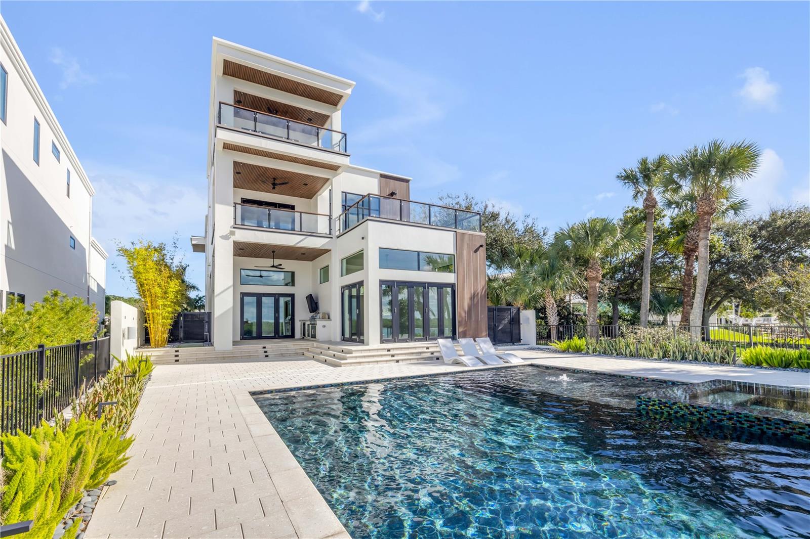 Image 32 of 95 For 1194 Peninsula Avenue