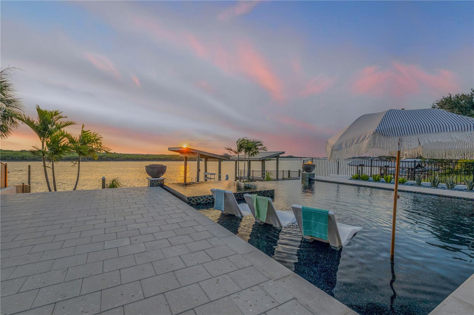 Image 57 of 95 For 1194 Peninsula Avenue