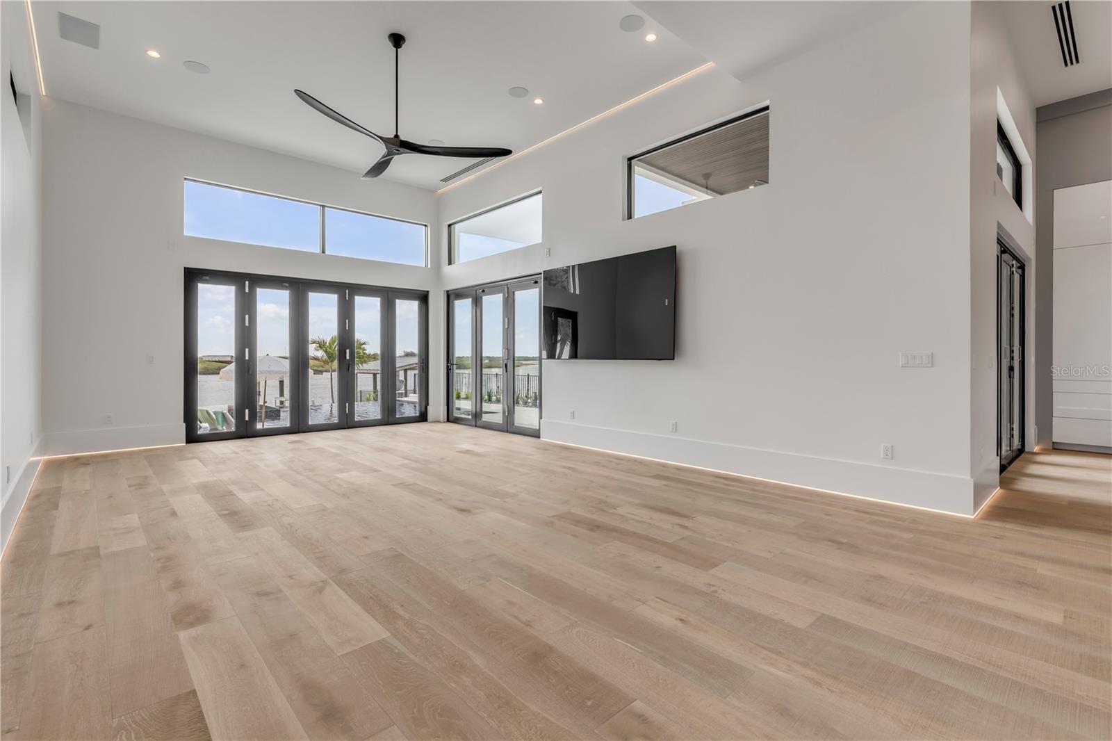 Image 76 of 95 For 1194 Peninsula Avenue