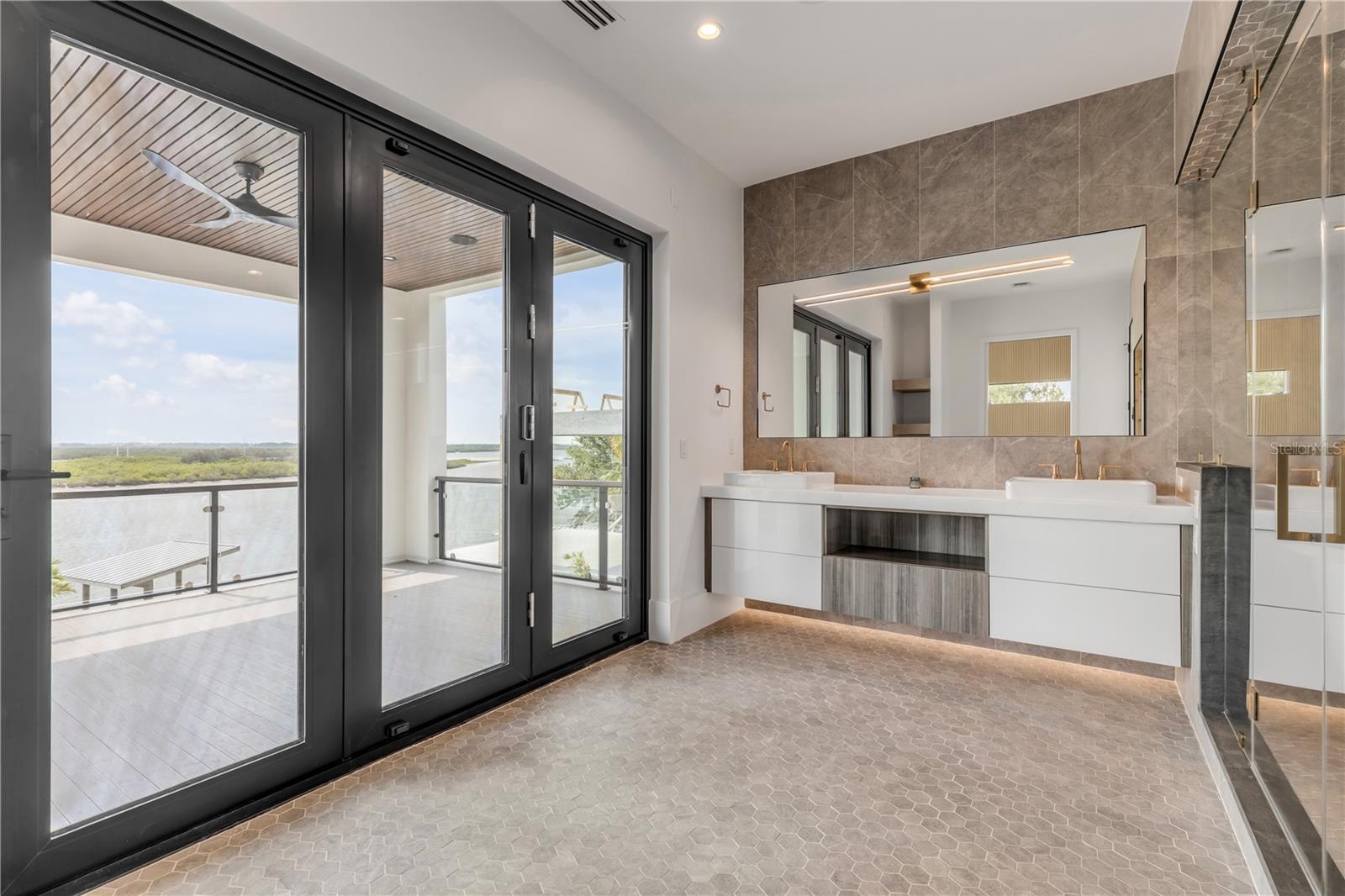 Image 89 of 95 For 1194 Peninsula Avenue