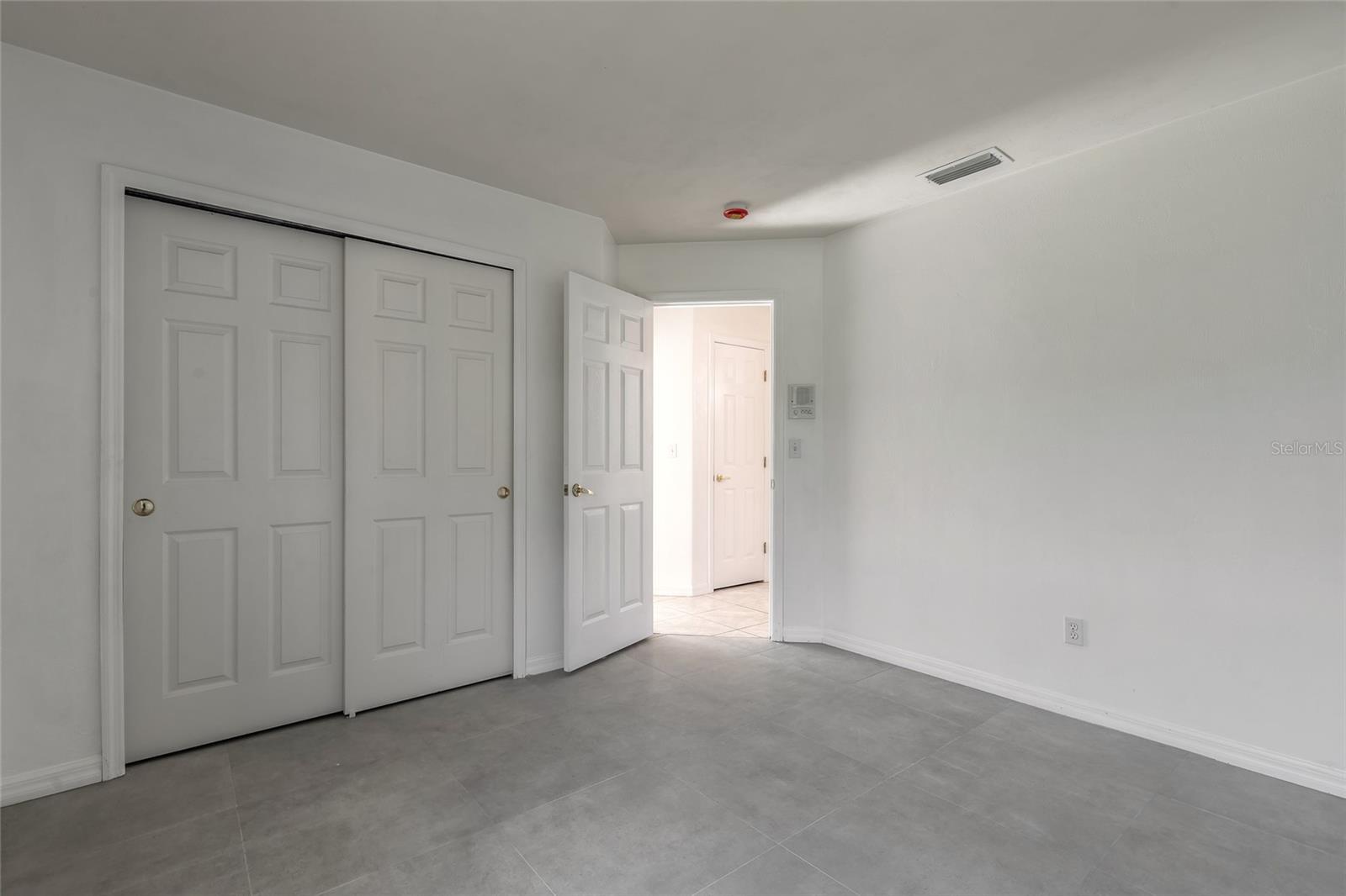 Image 11 of 35 For 1694 Town Park Drive