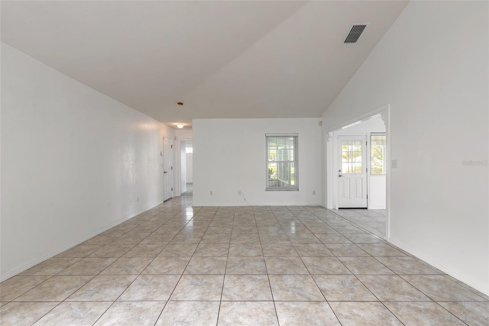 Image 18 of 35 For 1694 Town Park Drive