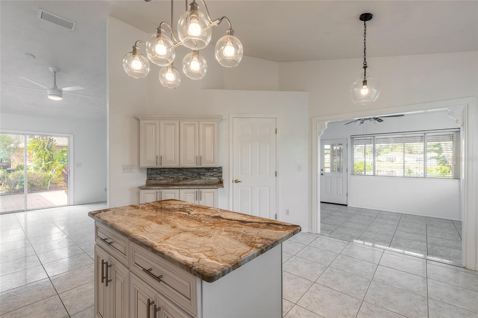 Image 26 of 35 For 1694 Town Park Drive