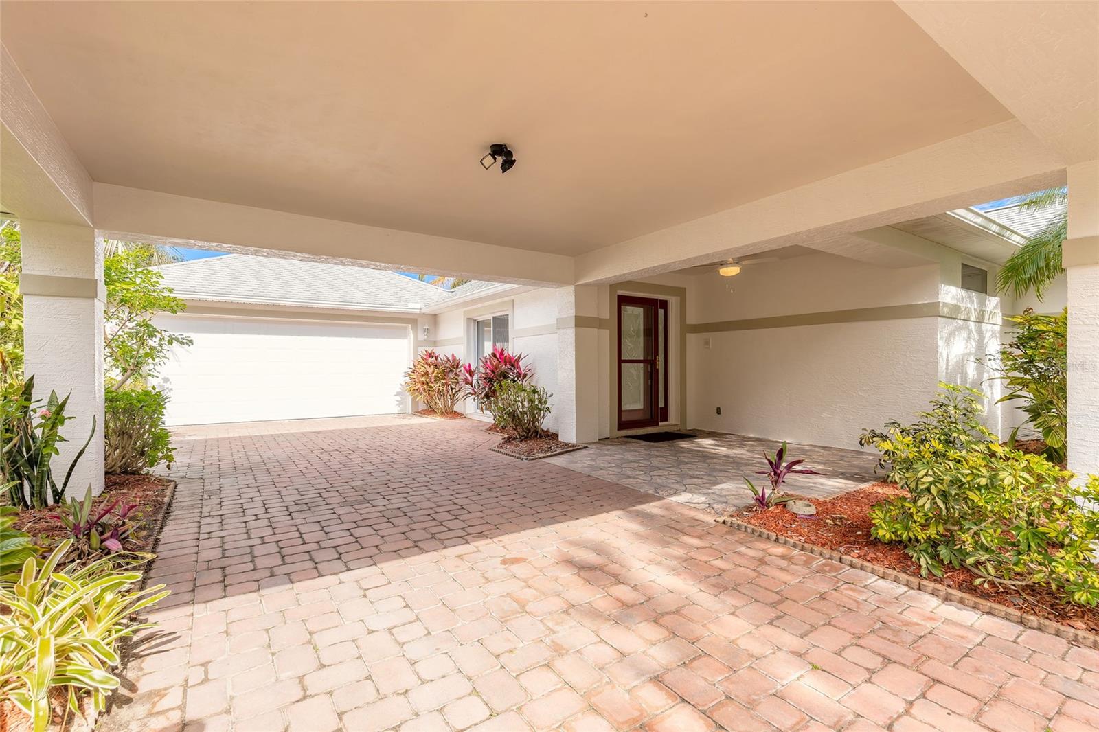 Image 5 of 35 For 1694 Town Park Drive