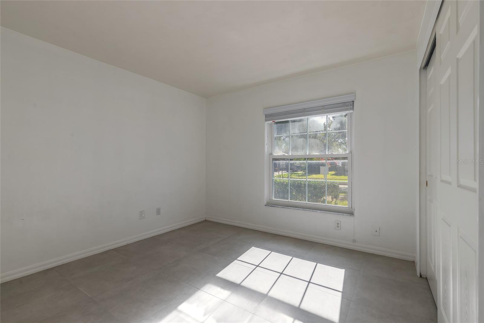 Image 6 of 35 For 1694 Town Park Drive