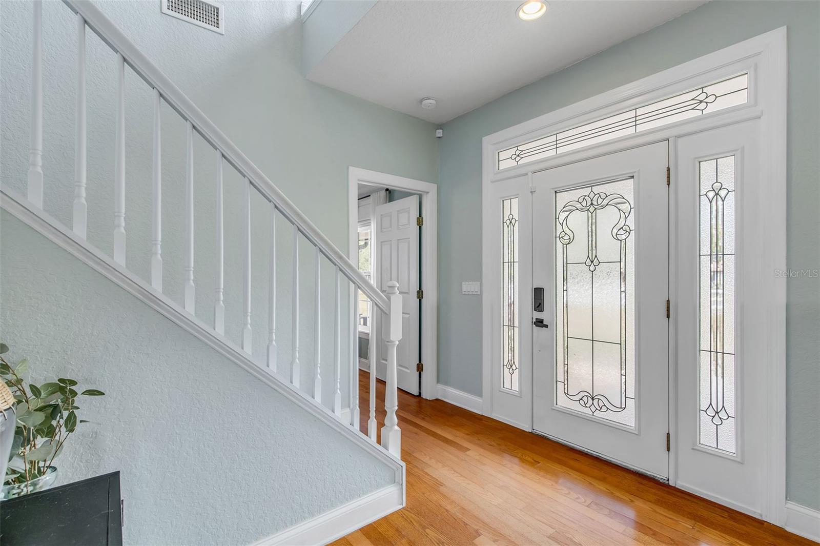 Image 10 of 95 For 330 Country Circle Drive E