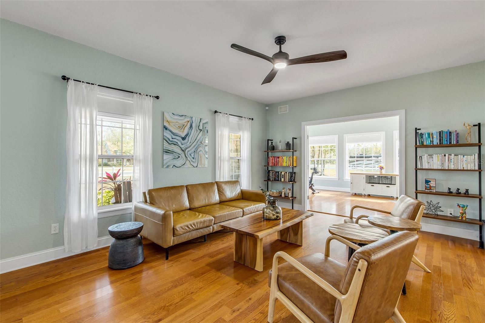 Image 14 of 95 For 330 Country Circle Drive E