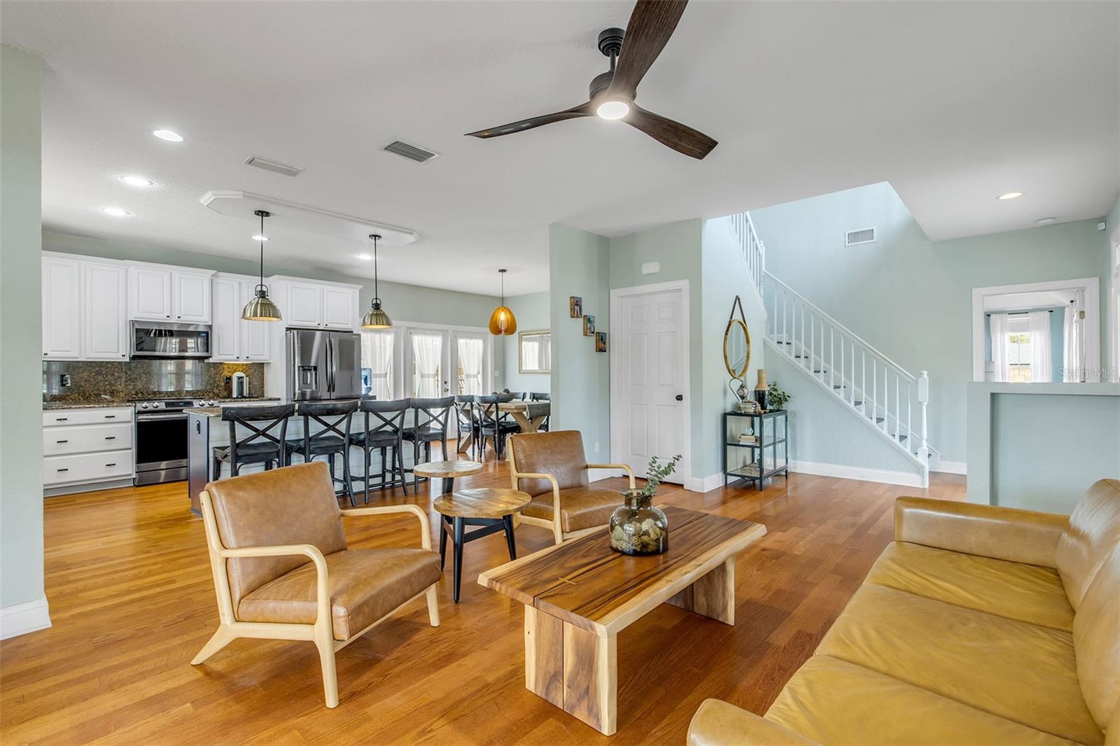 Image 16 of 95 For 330 Country Circle Drive E