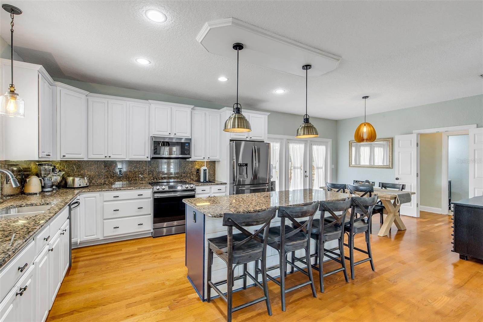 Image 21 of 95 For 330 Country Circle Drive E