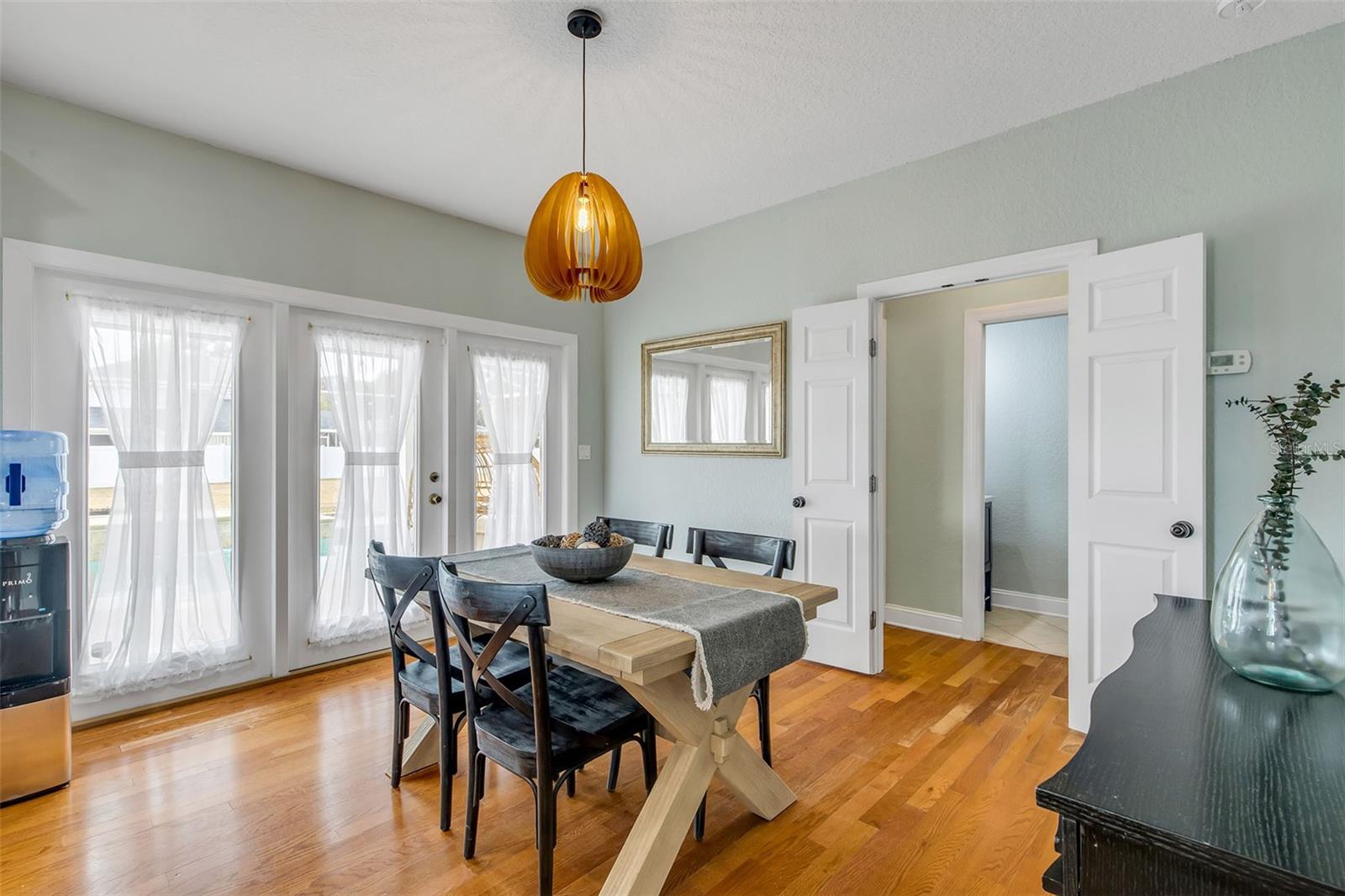 Image 30 of 95 For 330 Country Circle Drive E