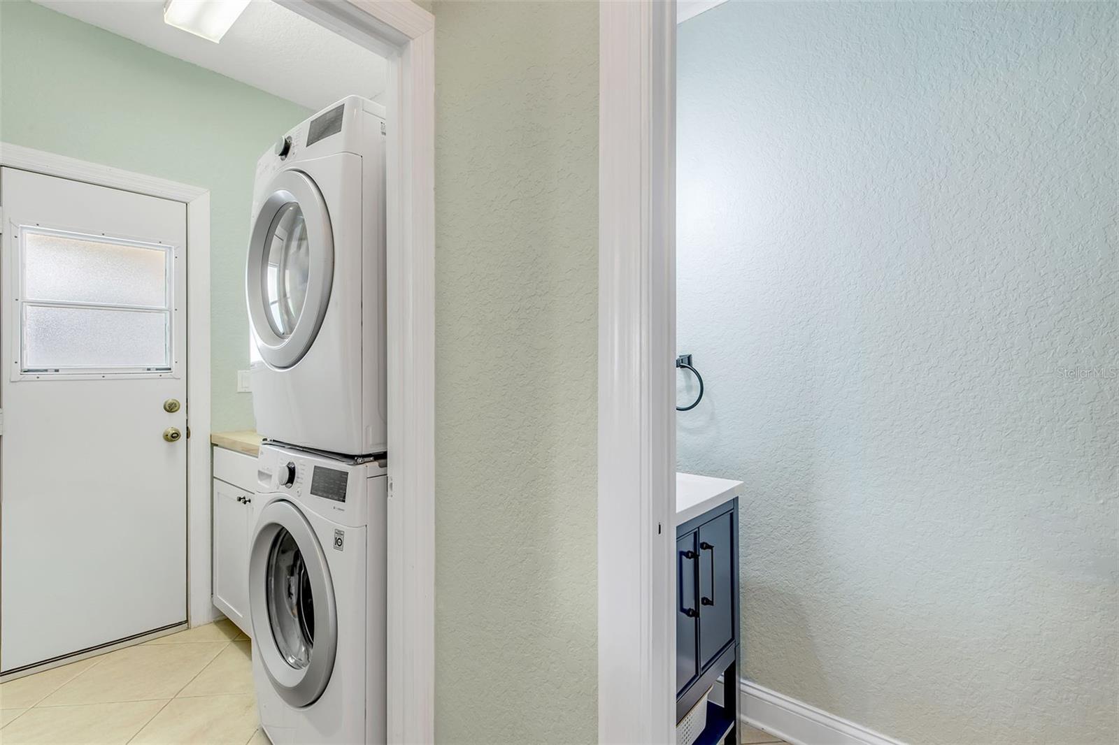 Image 33 of 95 For 330 Country Circle Drive E