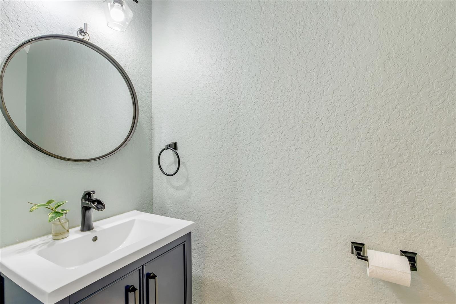 Image 34 of 95 For 330 Country Circle Drive E