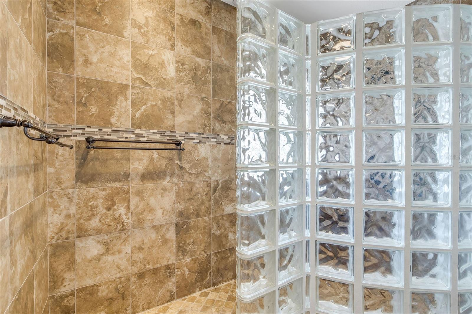 Image 43 of 95 For 330 Country Circle Drive E