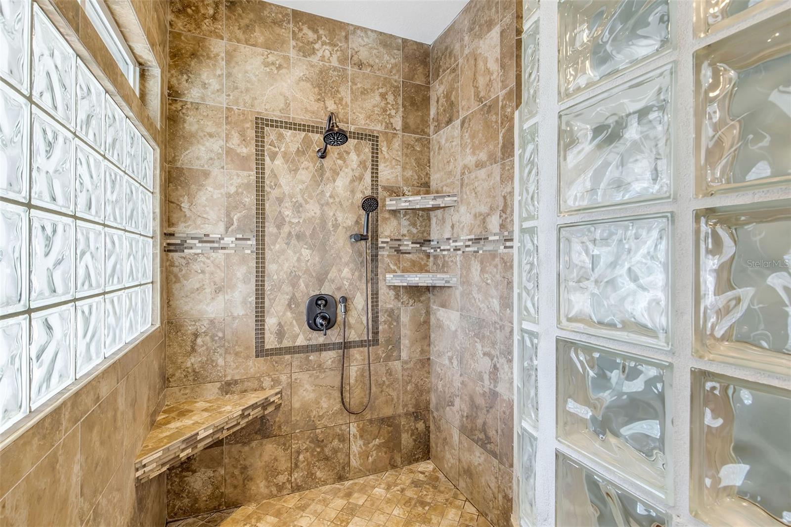 Image 44 of 95 For 330 Country Circle Drive E