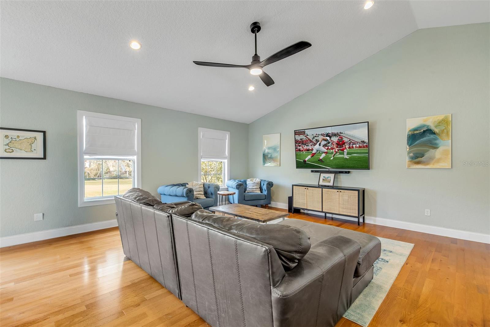 Image 46 of 95 For 330 Country Circle Drive E