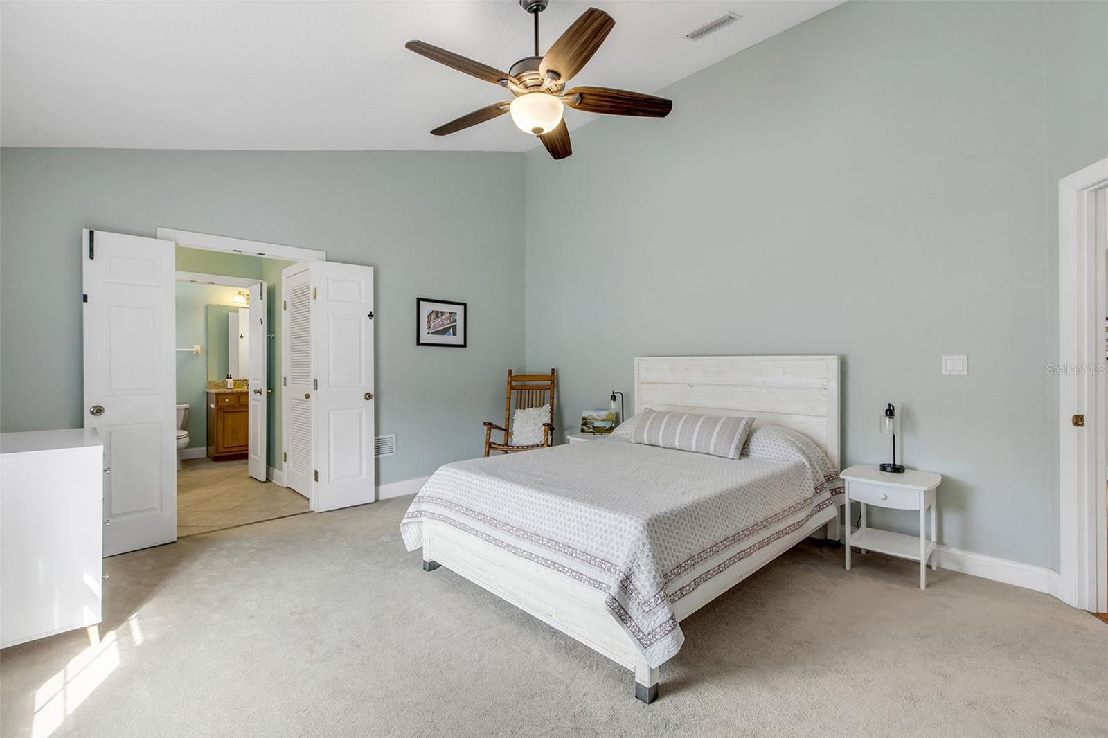 Image 51 of 95 For 330 Country Circle Drive E