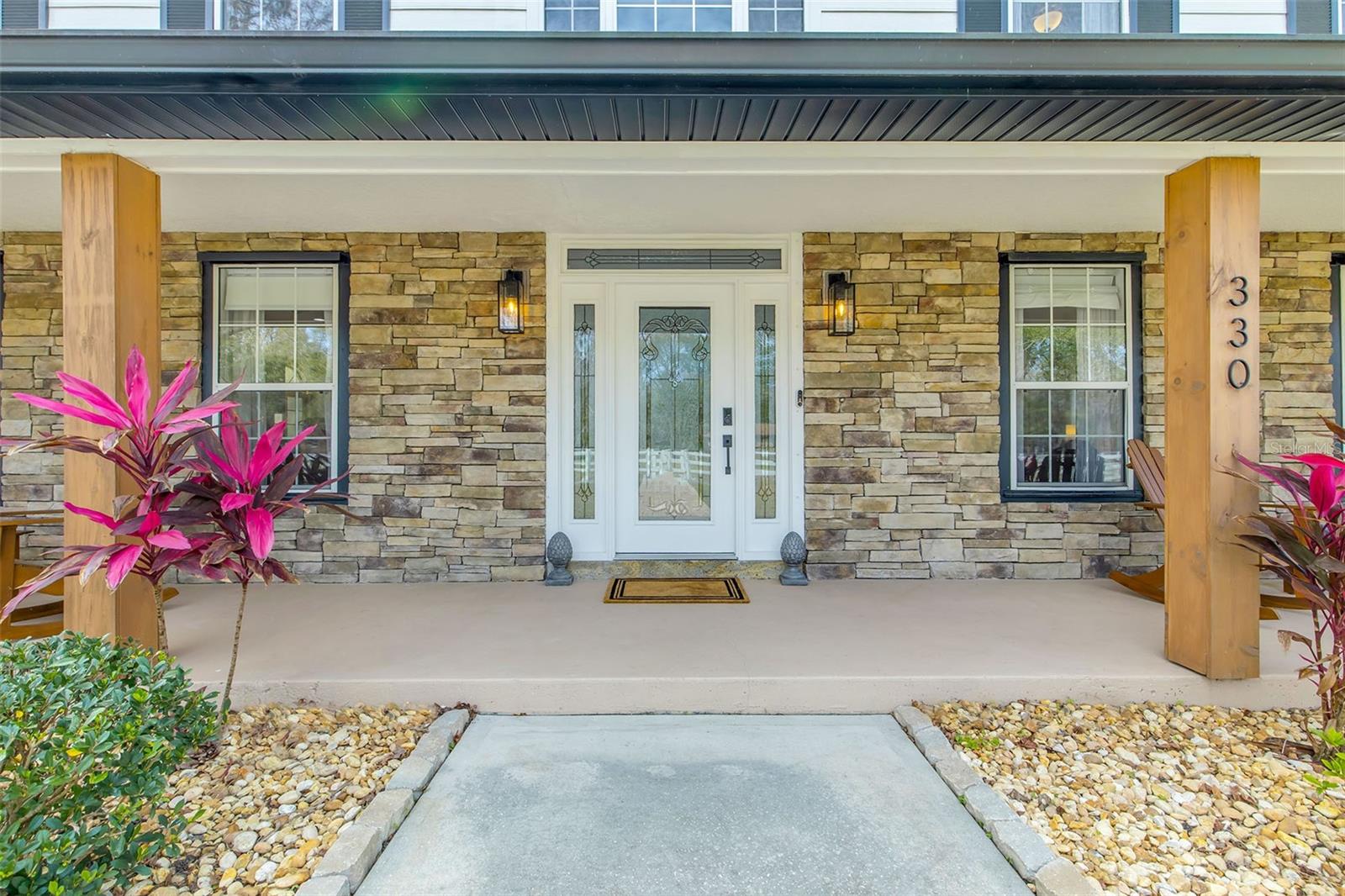 Image 6 of 95 For 330 Country Circle Drive E