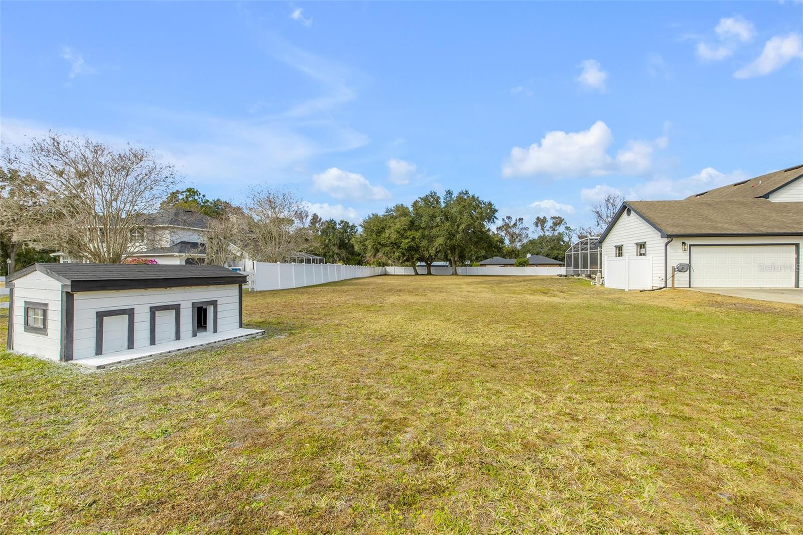 Image 76 of 95 For 330 Country Circle Drive E