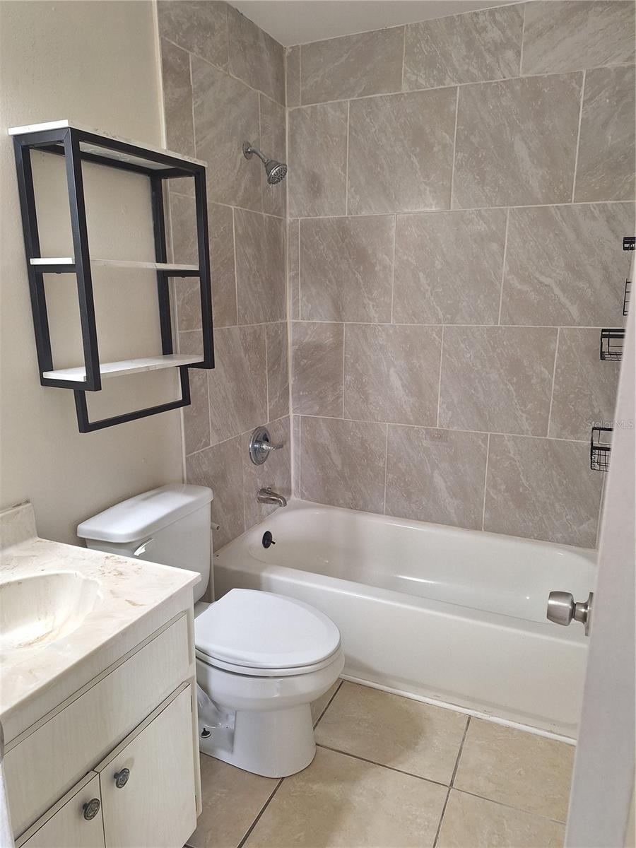 Image 14 of 21 For 607 Edward Street