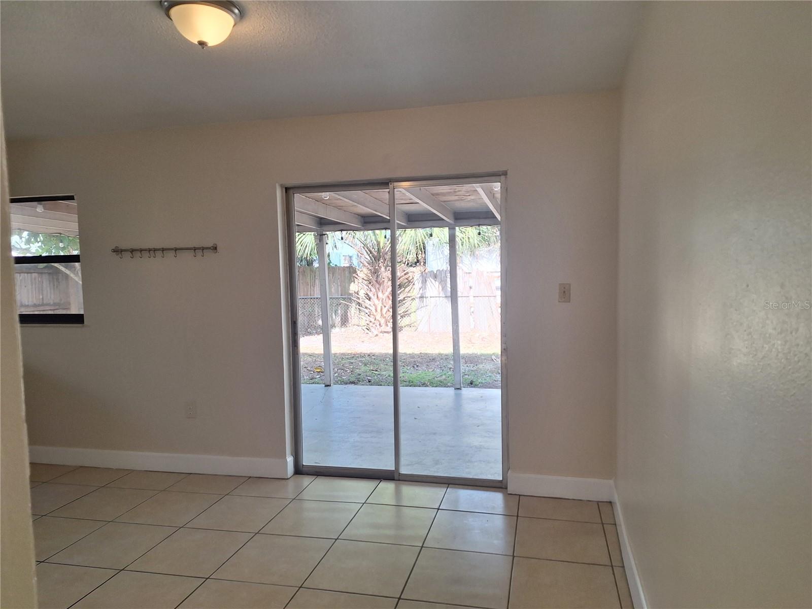 Image 5 of 21 For 607 Edward Street