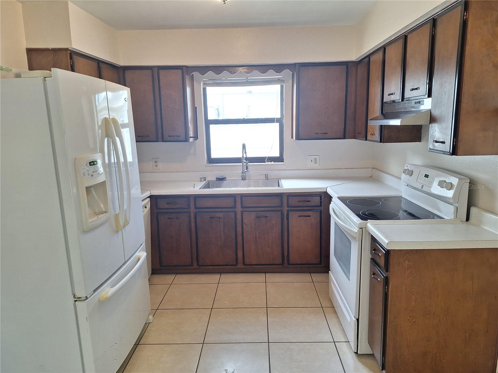 Image 7 of 21 For 607 Edward Street