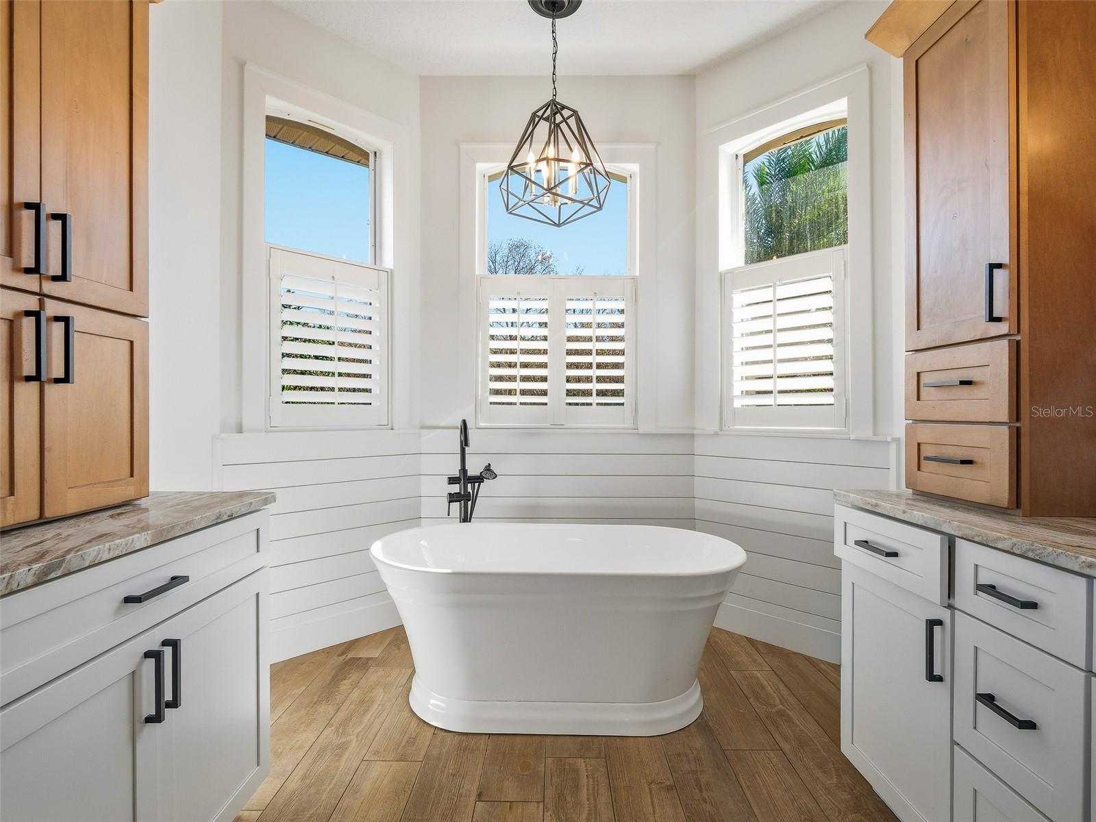 Image 23 of 62 For 1969 Glencoe Road