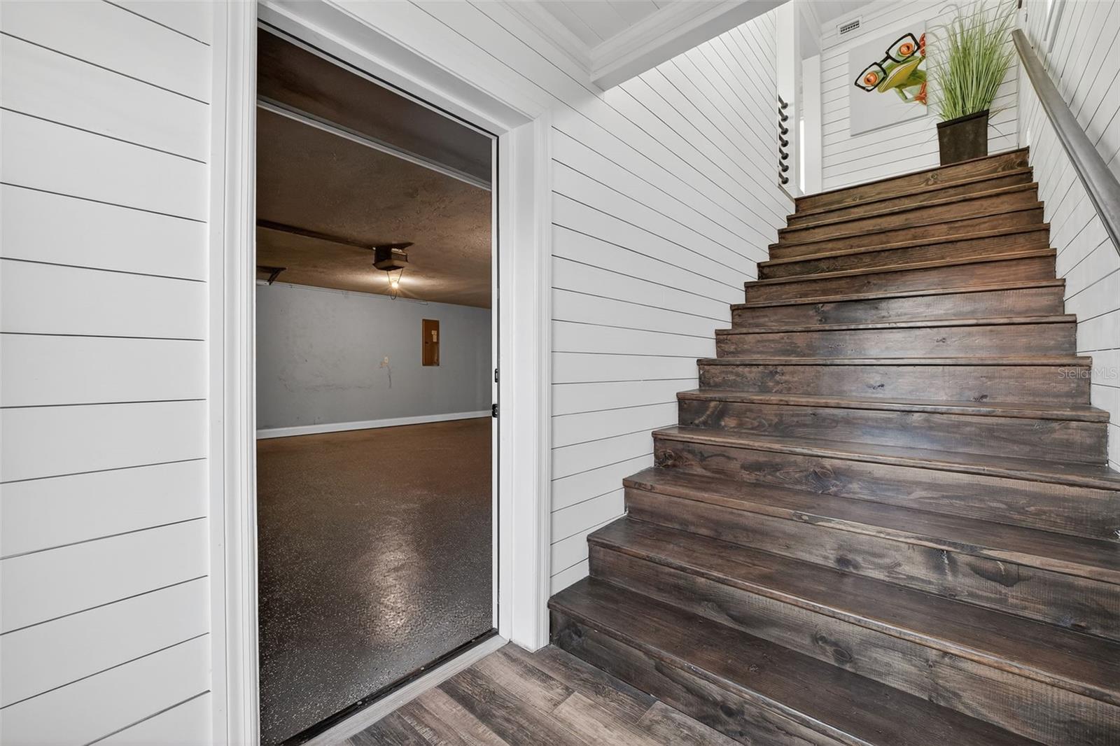 Image 17 of 70 For 6118 Atlantic Avenue