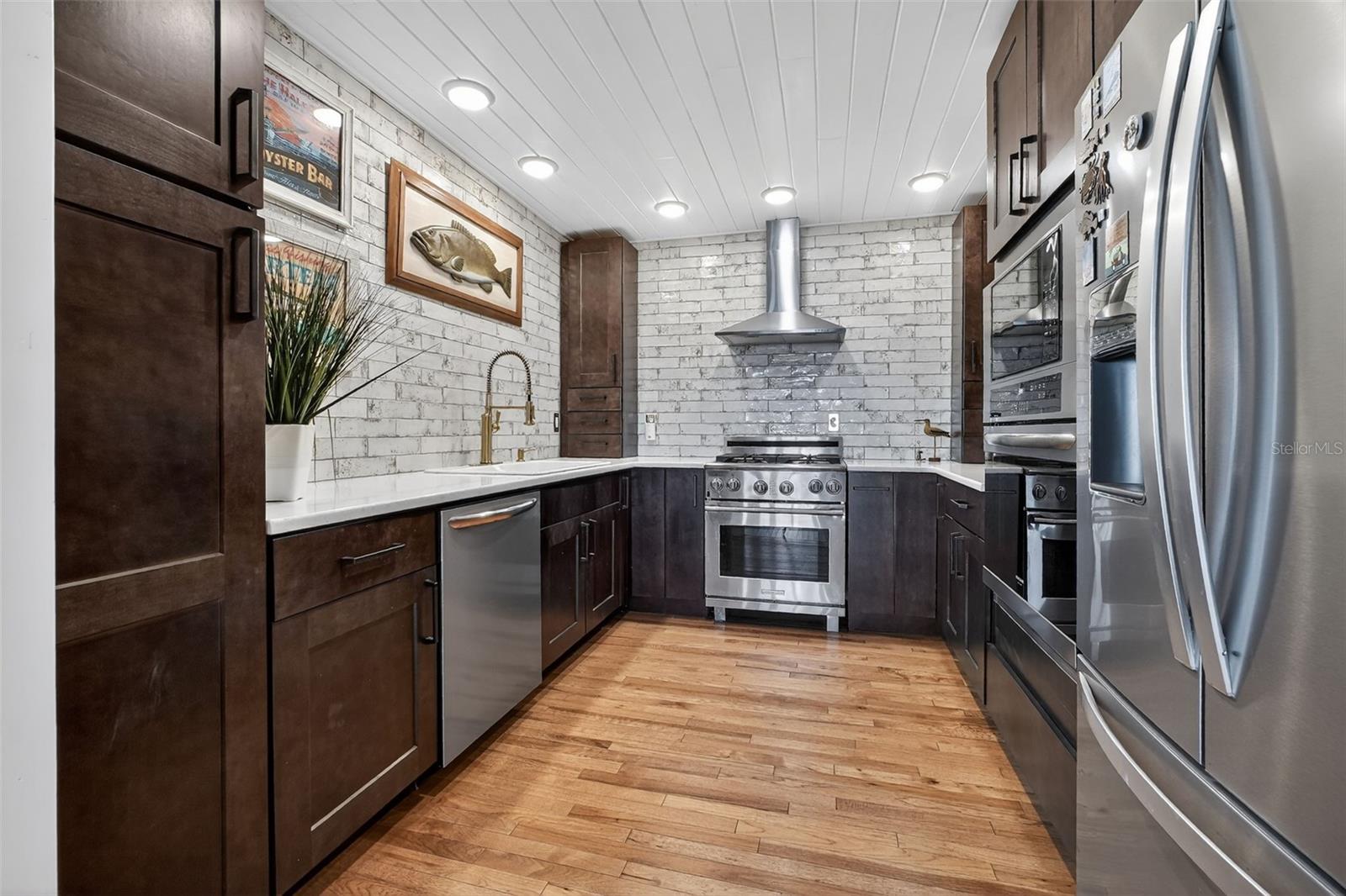 Image 24 of 70 For 6118 Atlantic Avenue